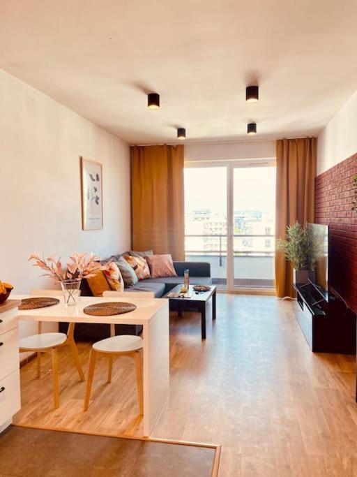Spacious,Stylish And Comfortable 2 Room Apartment With Million Dollar View Warschau Buitenkant foto